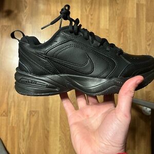 Men's Black Nike Air monarch (415445 001) no box size 7